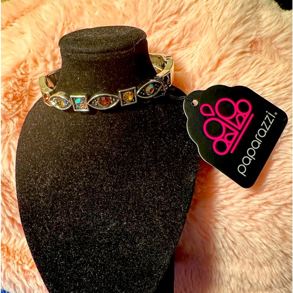 Paparazzi Bracelet - Picture 1 of 10